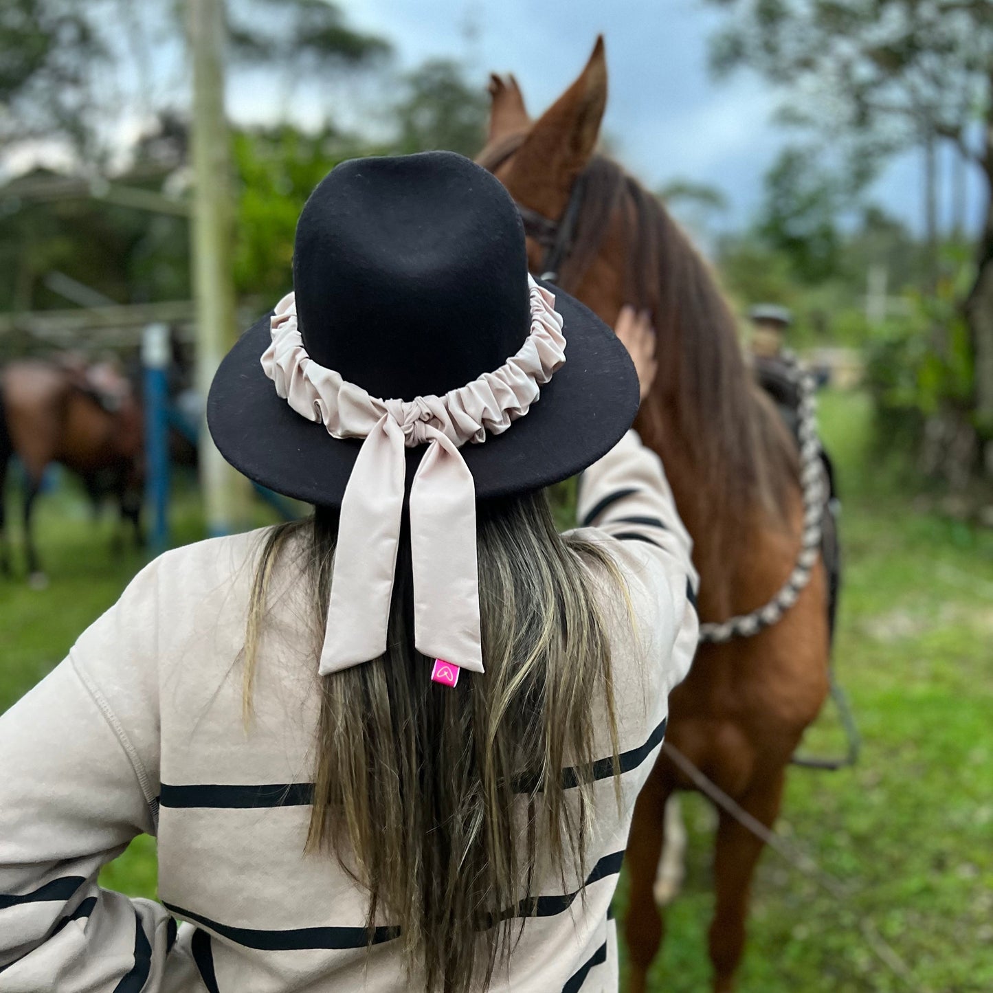 SCRUNCHIE SOMBRERO
