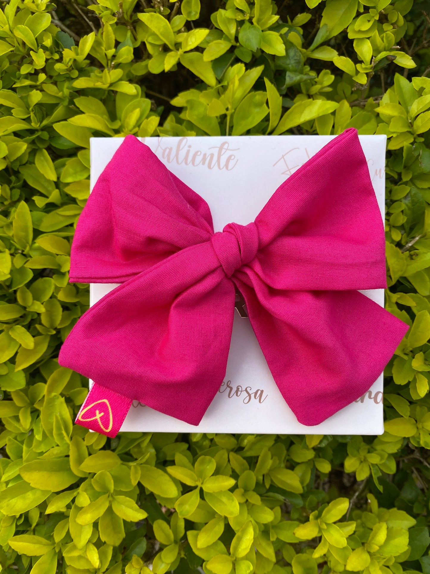 Medium bow coquette